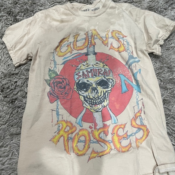 Free People Distressed Guns n Roses T-Shirt - Picture 3 of 7